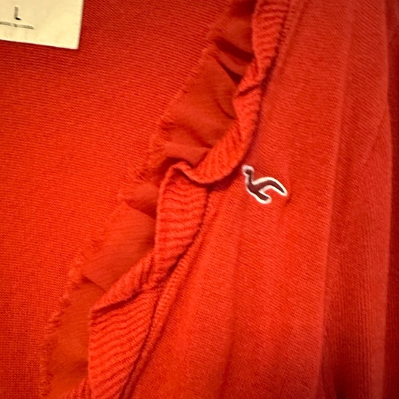 RED HOLLISTER RUFFLE SWEATER ❤️ - Picture 1 of 3